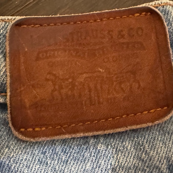 Levi's Women's Straight Leg Jeans with Artistic Patterns - Picture 9 of 11